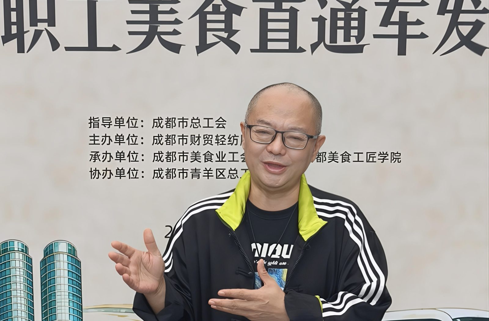 钟蜀蜀主要从事什么工作?从内容传播到餐饮实地观察